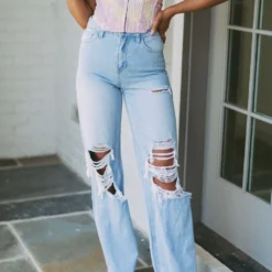 Cleo Destroyed Jeans